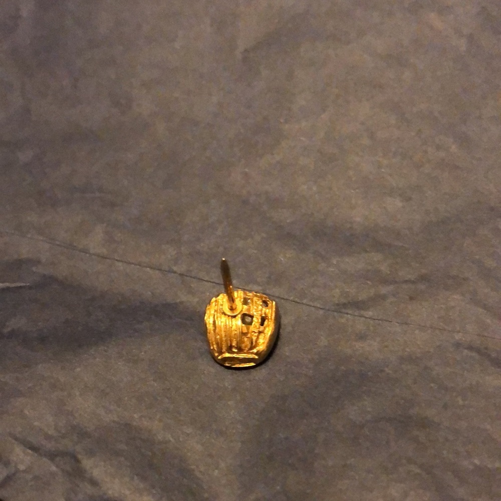 10kt baseball genuine pearl mitt glove tie tack softball pitcher - Picture 9 of 12